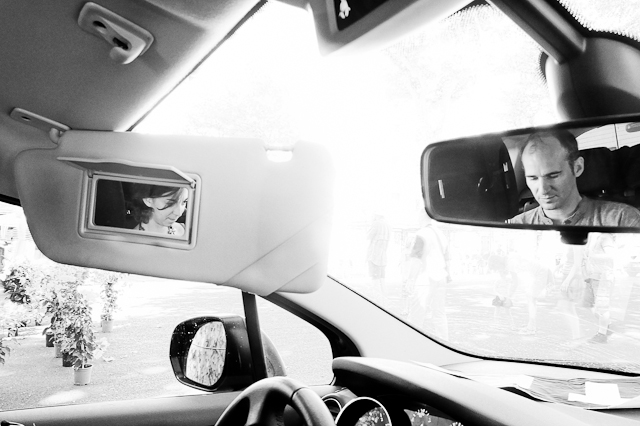 Frederic Bernhaim et Christelle Chabaud montent le sujet TF1 dans la voiture pendant la feria de Béziers